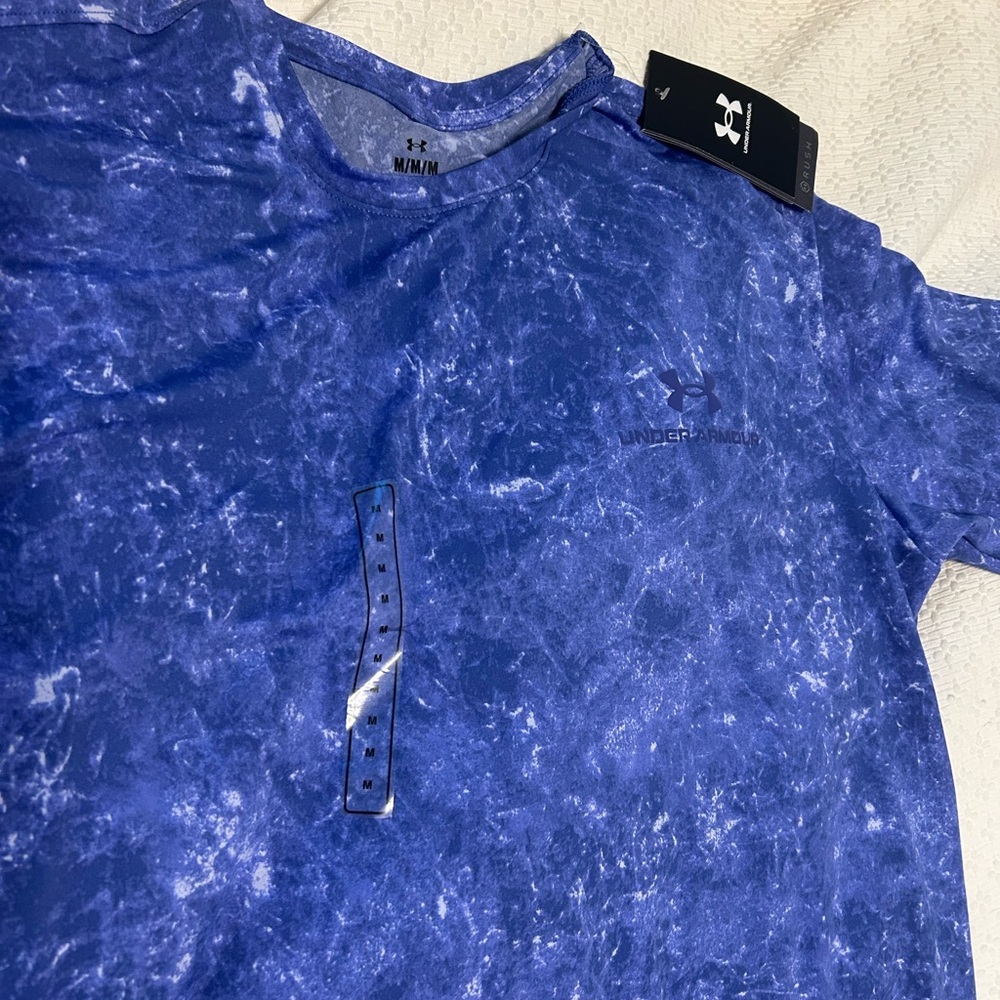 Under Armour men’s medium shirt